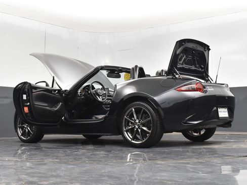 Used 2019 MAZDA MX-5 Miata Grand Touring RWD image 38