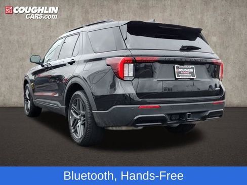 Used 2025 Ford Explorer ST-Line w/ ST-Line Street Pack image 6