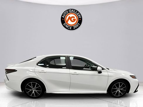 Used 2024 Toyota Camry SE FWD image 8