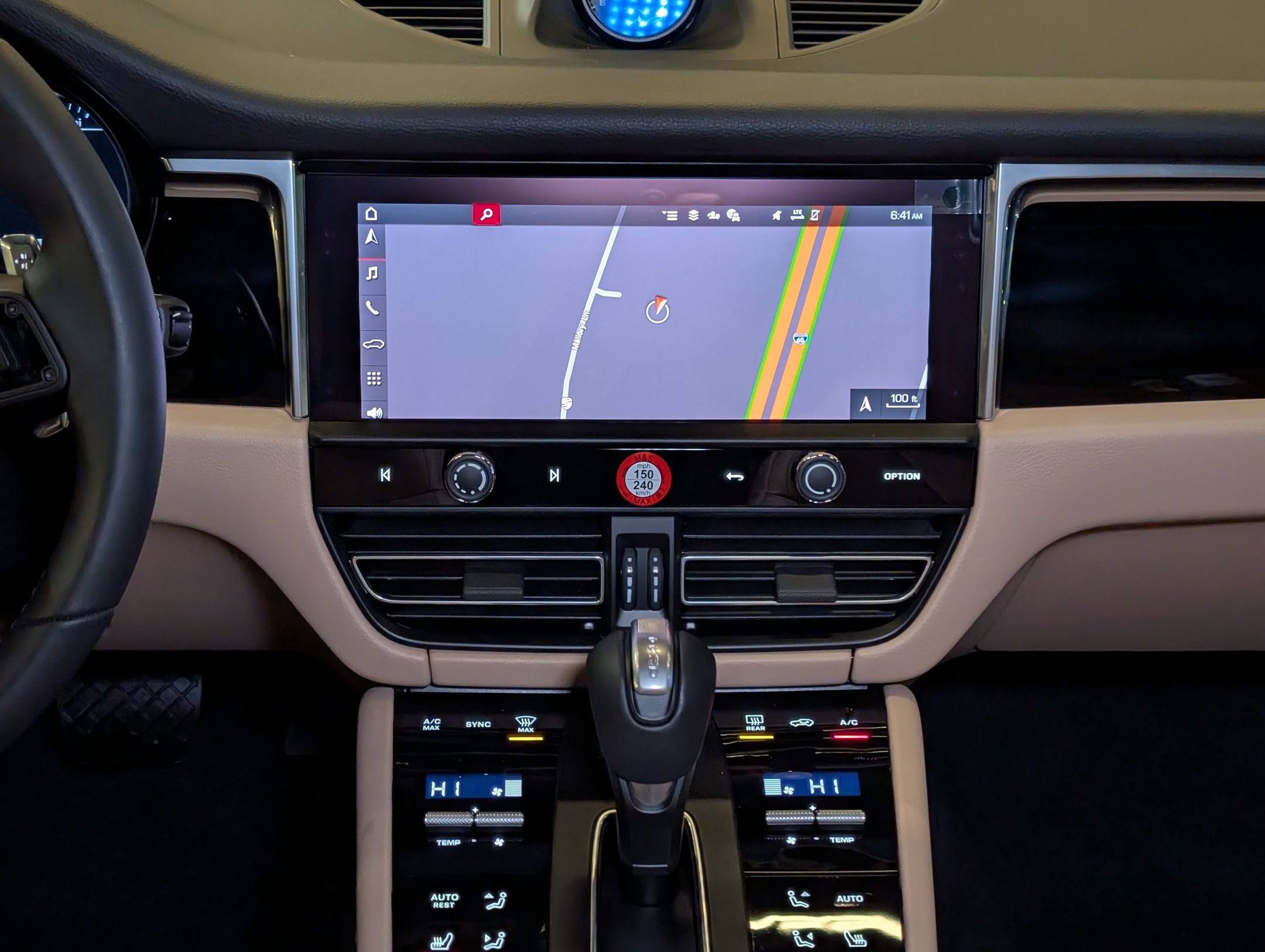 Certified 2026 Porsche Macan AWD/4WD image 22
