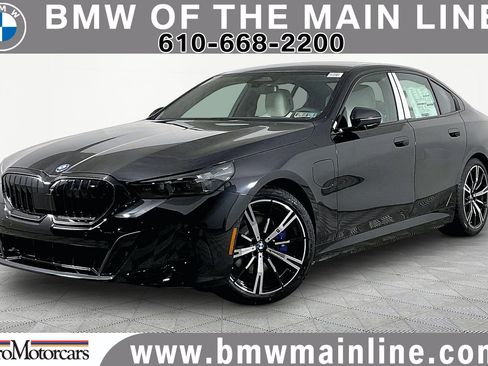 New 2027 BMW 550e xDrive w/ Premium Package AWD/4WD image 1