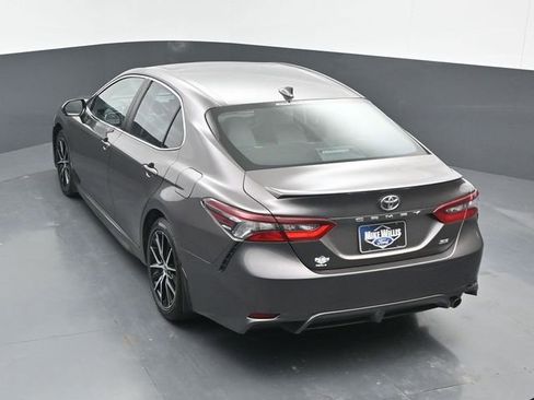 Used 2022 Toyota Camry SE image 13