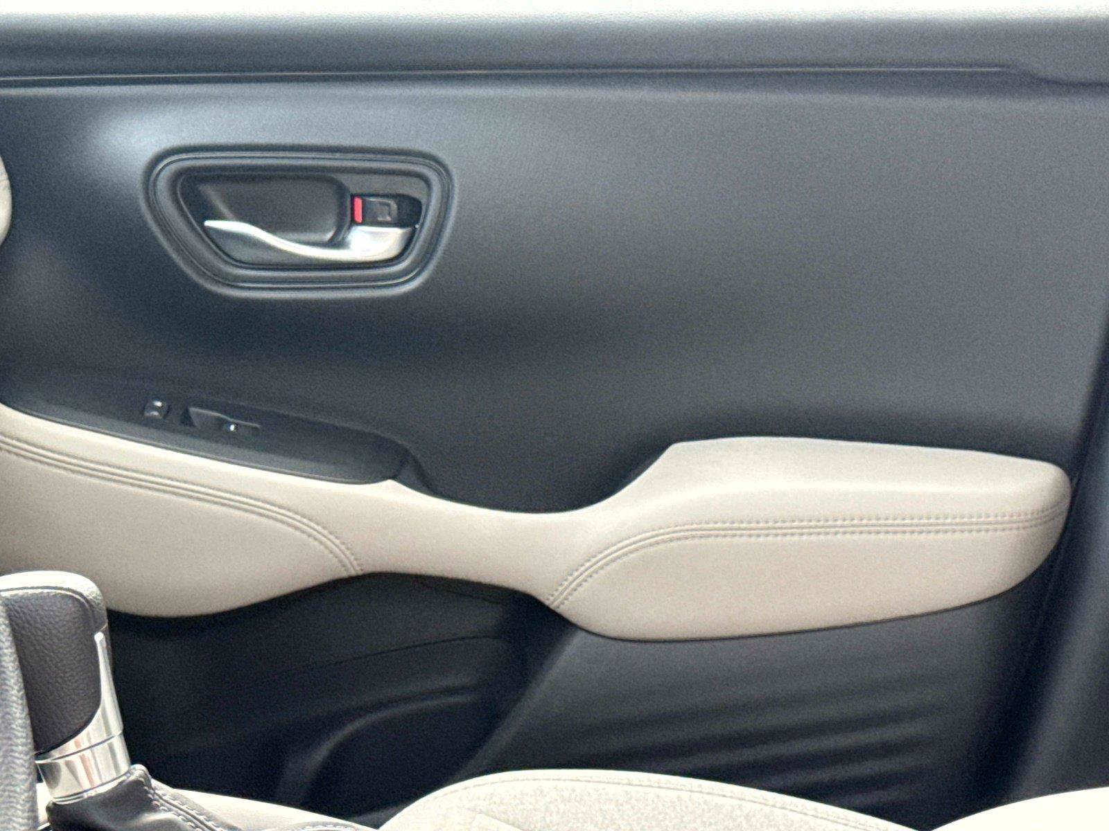 Certified 2026 Honda HR-V LX image 19