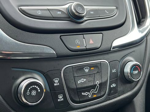 Used 2022 Chevrolet Equinox LT w/ LPO, Floor Liner Package image 22