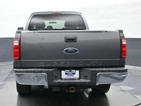 Used 2011 Ford F250 XLT w/ Chrome Pkg RWD image 2