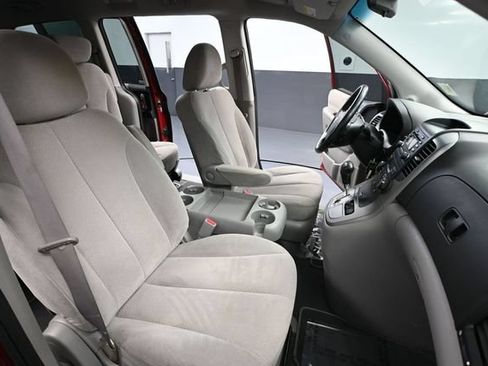 Used 2008 Hyundai Entourage GLS FWD image 39