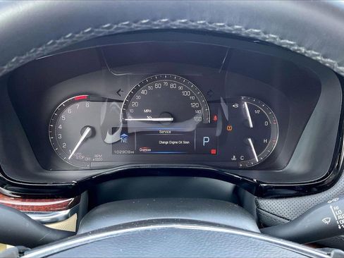 Used 2017 Cadillac XT5 Luxury w/ Driver Awareness Package image 11