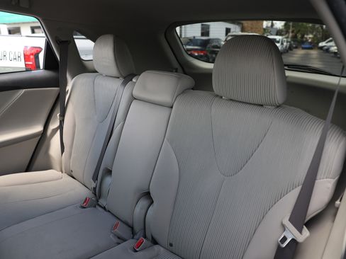 Used 2011 Toyota Venza FWD image 12