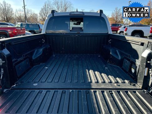 Used 2018 Toyota Tacoma TRD Sport image 24