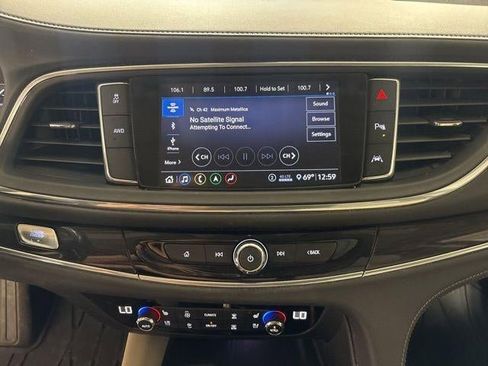 Used 2020 Buick Enclave Premium w/ Sun and Sites Package AWD/4WD image 19
