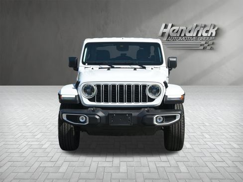 Used 2025 Jeep Wrangler Sahara image 6