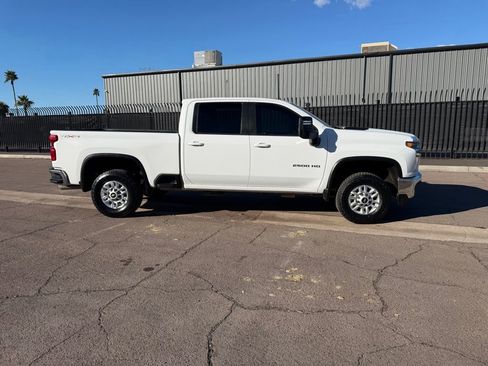 Used 2021 Chevrolet Silverado 2500 LT w/ Convenience Package image 7