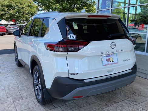 Certified 2023 Nissan Rogue SV w/ SV Premium B Package AWD/4WD image 5