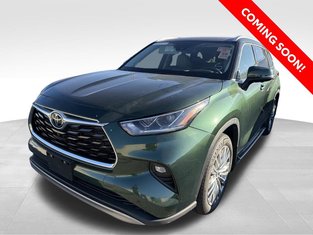 Used 2024 Toyota Highlander Platinum AWD/4WD image 1