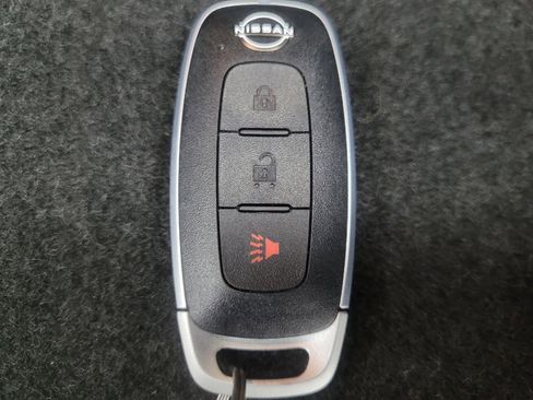 Used 2024 Nissan Rogue S AWD/4WD image 32
