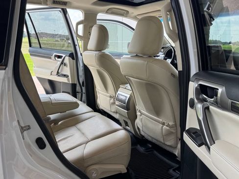 Used 2022 Lexus GX 460 Luxury w/ Accessory Package AWD/4WD image 42