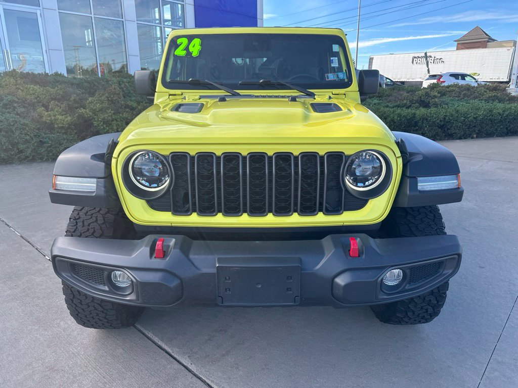 Used 2024 Jeep Wrangler Unlimited Rubicon AWD/4WD image 4