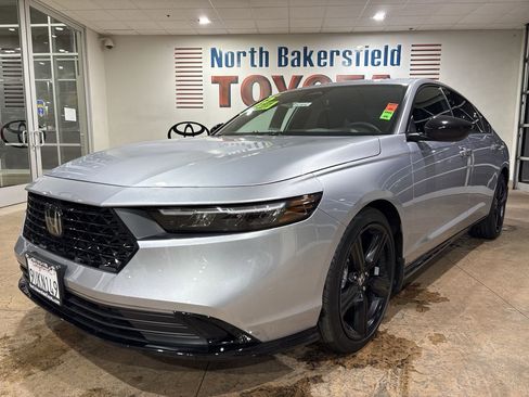 Used 2025 Honda Accord Sport image 6