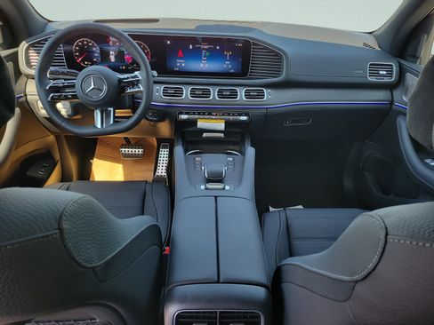 New 2026 Mercedes-Benz GLS 580 4MATIC image 11