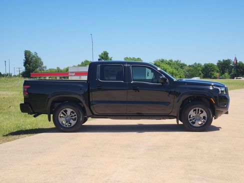 New 2026 Nissan Frontier SV w/ Tow Package AWD/4WD image 7