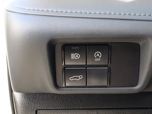 Used 2024 Toyota Highlander XLE image 15