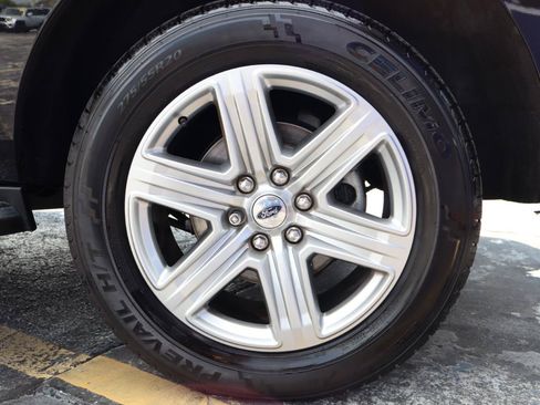 Used 2019 Ford Expedition XLT w/ Equipment Group 202A RWD image 30