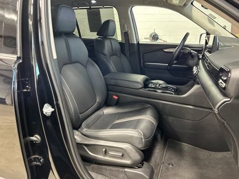 Certified 2024 Honda Pilot Touring image 14