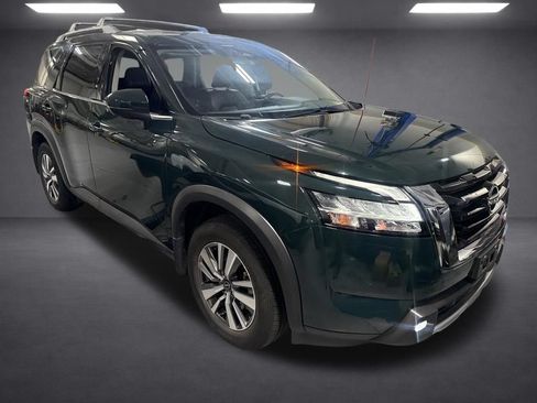 Used 2022 Nissan Pathfinder SL FWD image 5