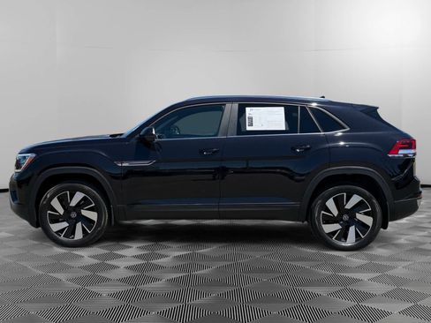 Used 2024 Volkswagen Atlas Cross Sport SE FWD image 2