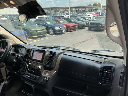 Used 2023 RAM ProMaster 2500 FWD image 17