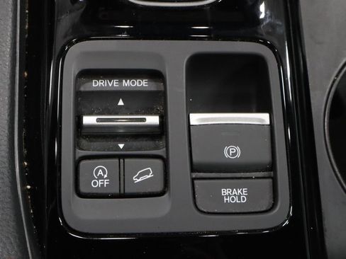 Used 2025 Honda Pilot TrailSport image 34
