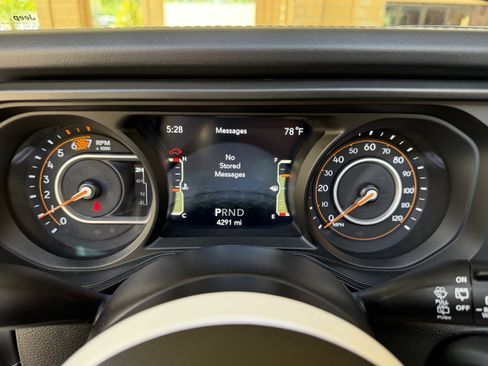 Used 2026 Jeep Wrangler Unlimited Sahara AWD/4WD image 49