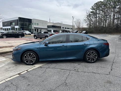 Used 2026 Toyota Camry XLE image 9