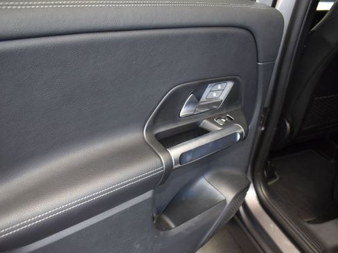 Used 2022 Mercedes-Benz GLB 250 GLB 250 image 15