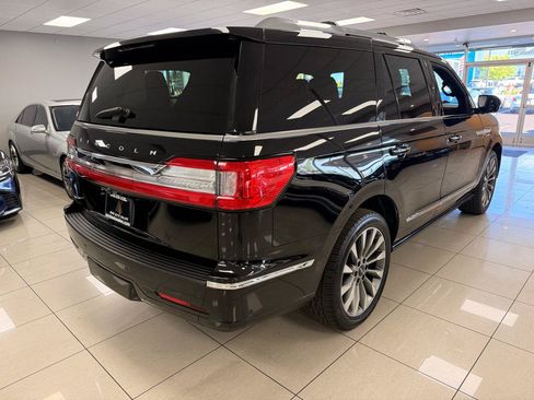 Used 2020 Lincoln Navigator Reserve AWD/4WD image 2