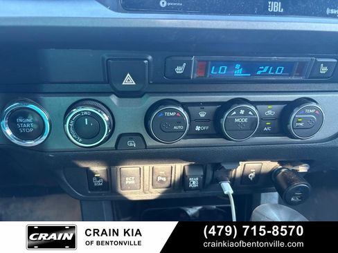 Used 2022 Toyota Tacoma TRD Off-Road w/ TRD Premium Off Road Package AWD/4WD image 19