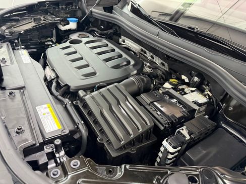 Used 2025 Volkswagen Tiguan SEL R-Line AWD/4WD image 7
