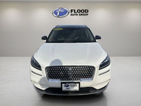 Used 2022 Lincoln Corsair AWD w/ Premium Package image 2