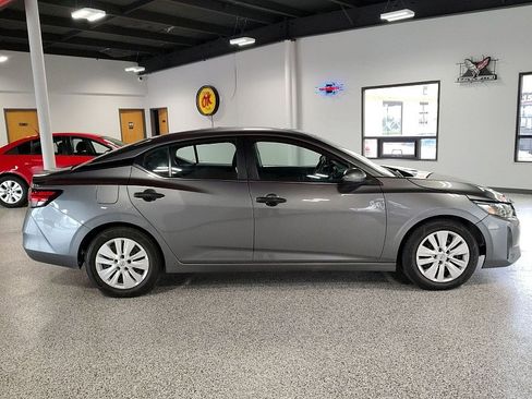 Used 2024 Nissan Sentra S FWD image 3