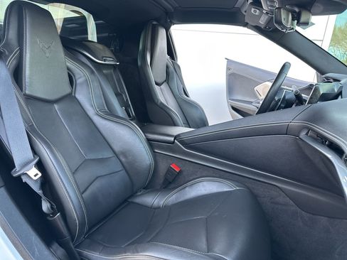 Used 2022 Chevrolet Corvette Stingray w/ Z51 Performance Package image 16