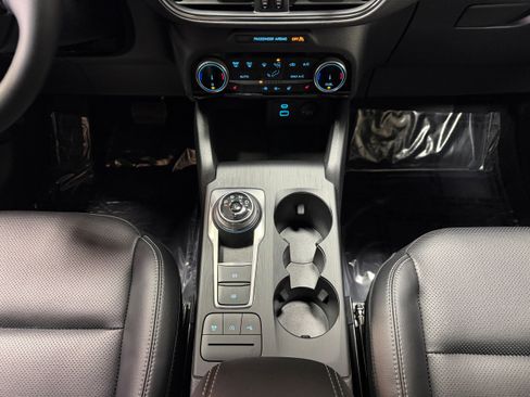 Certified 2022 Ford Escape Titanium image 25