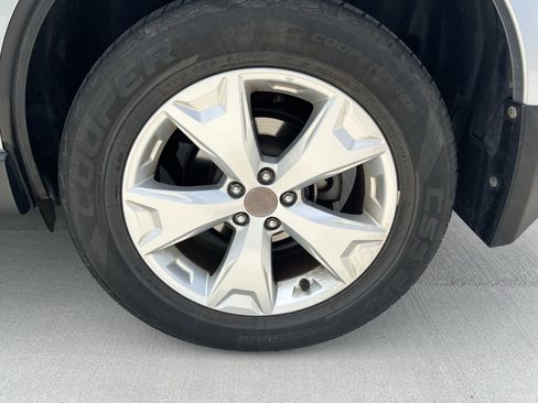 Used 2015 Subaru Forester 2.5i Limited AWD/4WD image 13