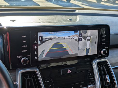 Used 2023 Kia Sorento SX Prestige image 25