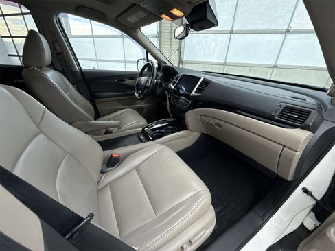 Used 2016 Honda Pilot Touring image 16