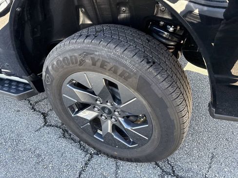 Used 2025 Ford F150 Lightning Lariat image 22