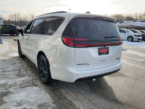 New 2026 Chrysler Pacifica Limited w/ S Appearance Package image 7