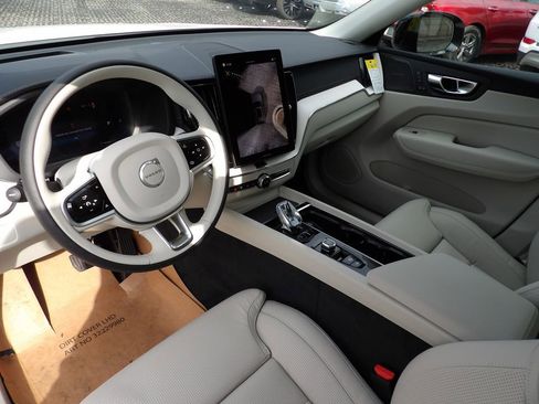 New 2026 Volvo XC60 B5 Ultra w/ Protection Package Premier image 13