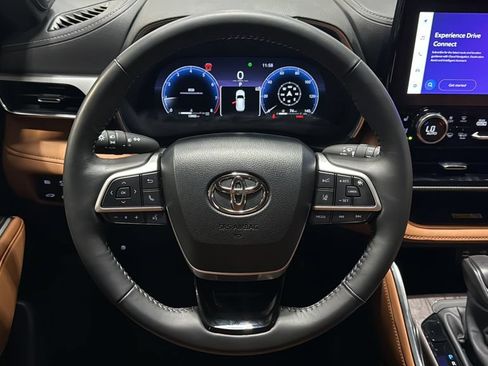 Used 2024 Toyota Highlander Platinum AWD/4WD image 20