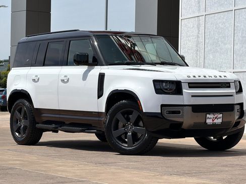 Used 2021 Land Rover Defender 110 X-Dynamic HSE AWD/4WD image 2