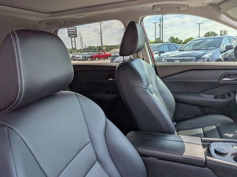 Used 2023 Nissan Rogue SL AWD/4WD image 27
